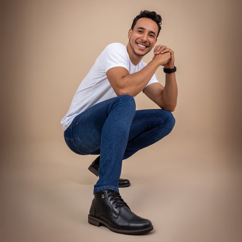 Coturno Casual Masculino Vittal em Couro Preto 