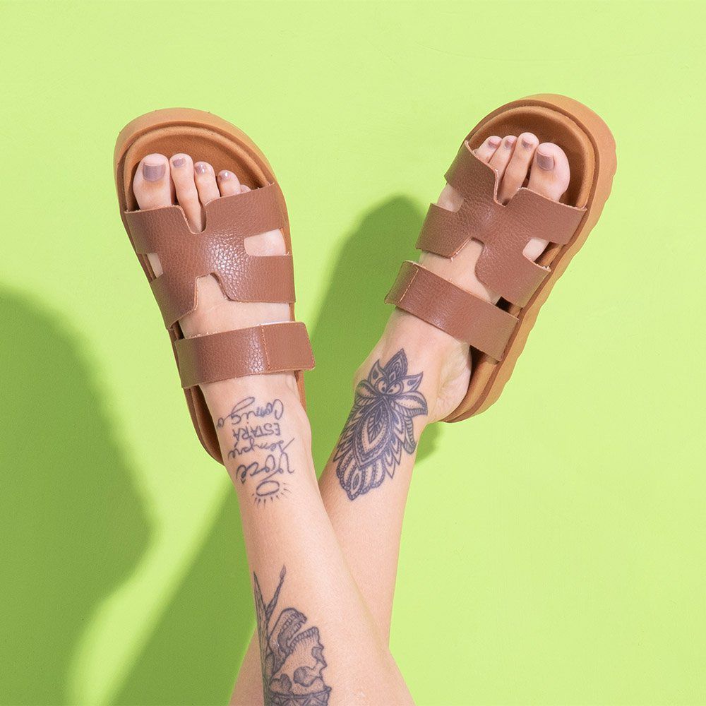 Sandalia Feminina Hera Vittal Flat em Couro Legitimo Caramelo 