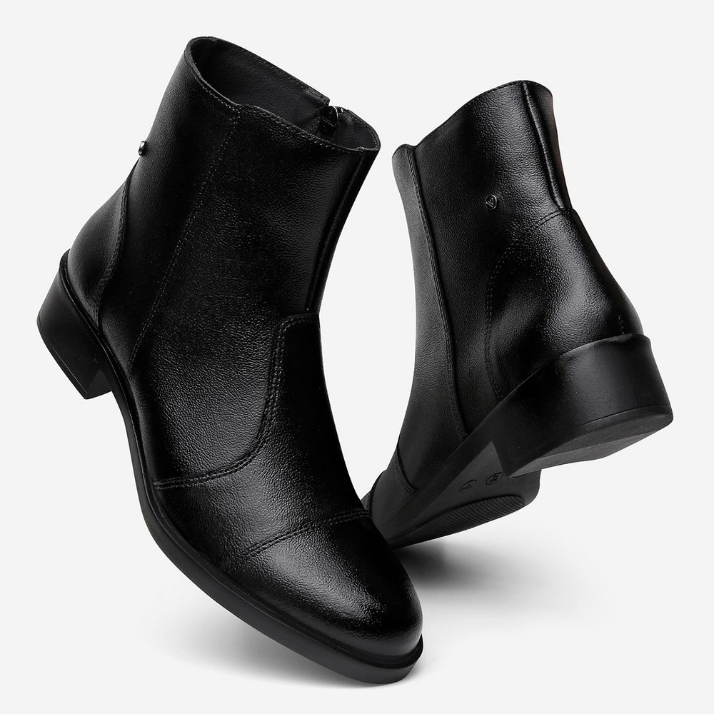 Bota Chelsea Feminina Vittal Sofia em Couro Legitimo Cano Curto e Zíper