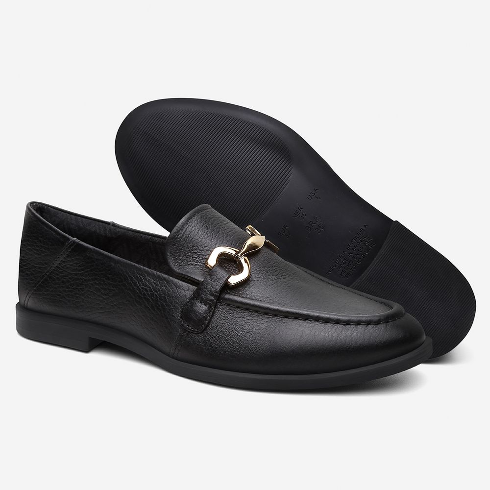 Mocassim Feminino Vittal Mara em Couro Legítimo Preto com Fivela Dourada