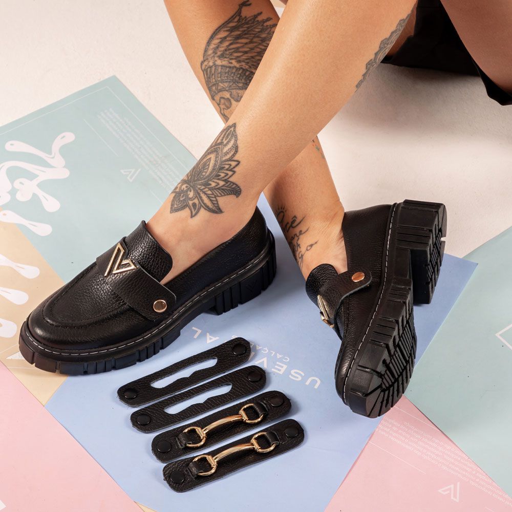 Mocassim Feminino Tratorado Couro Preto com 3 Fivelas Removíveis