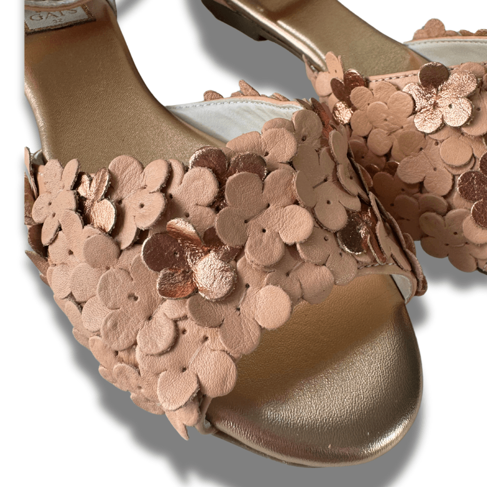 Peep Toe Bordado Flores Pixie Infantil Gats