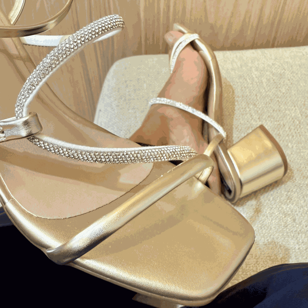 Sandália Astrid Dourado