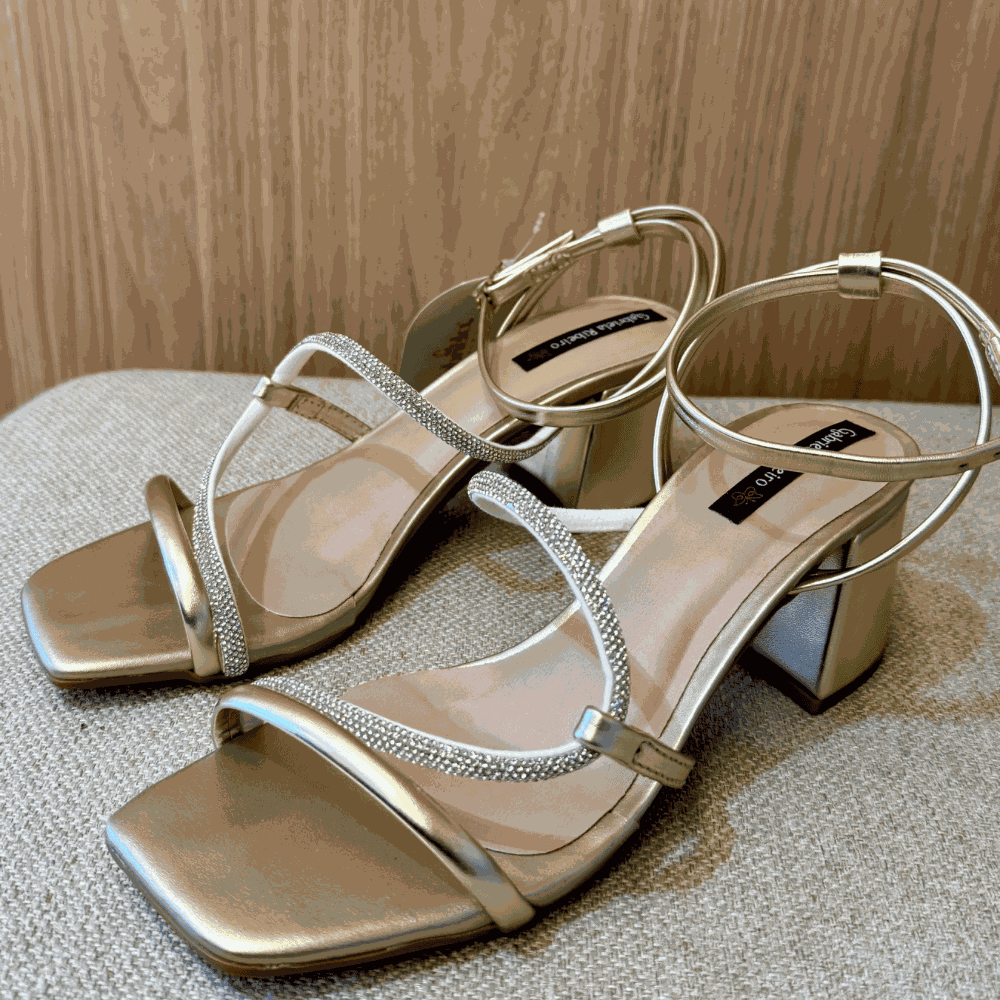 Sandália Astrid Dourado