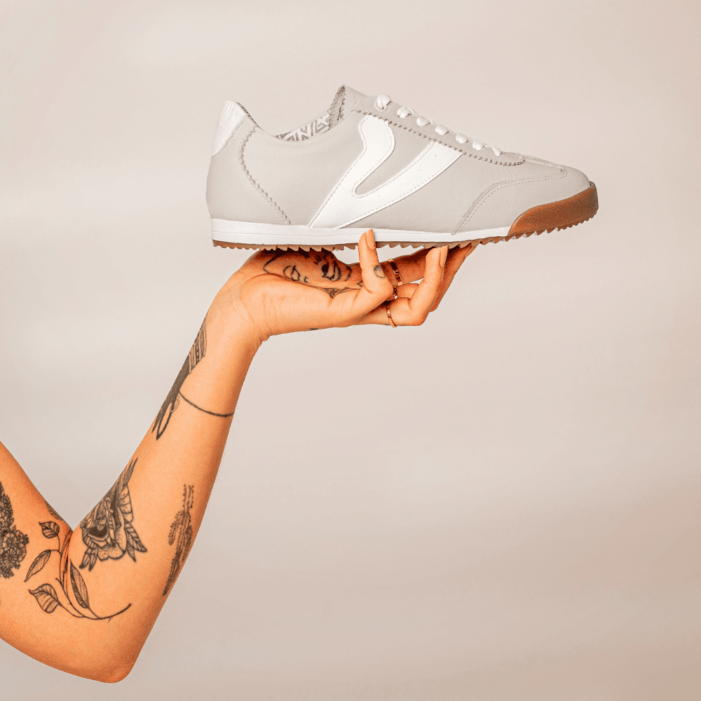Tênis Feminino Couro Legítimo Naomi OffWhite Casual Vittal Clássico Retrô