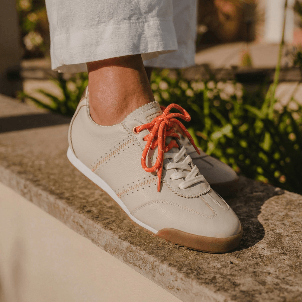 Tênis Feminino Vittal Viviane em Couro Legítimo Offwhite com 3 Cadarços