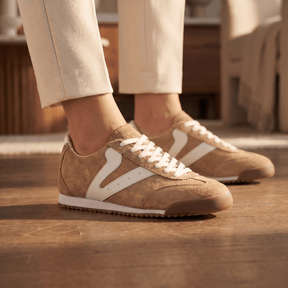 Tênis Feminino Couro Legítimo Naomi Areia Casual Vittal Clássico Retrô