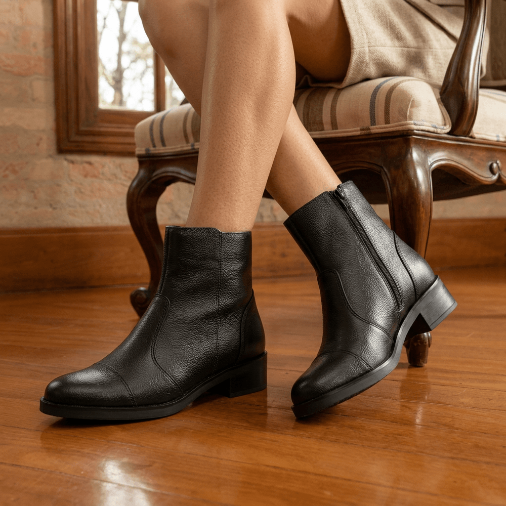 Bota Feminina Vittal Sofia em Couro Legitimo Cano Curto e Zíper