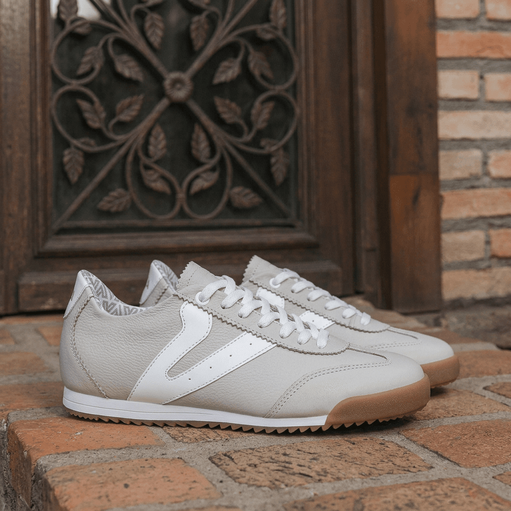 Tênis Feminino Couro Legítimo Naomi OffWhite Casual Vittal Clássico Retrô