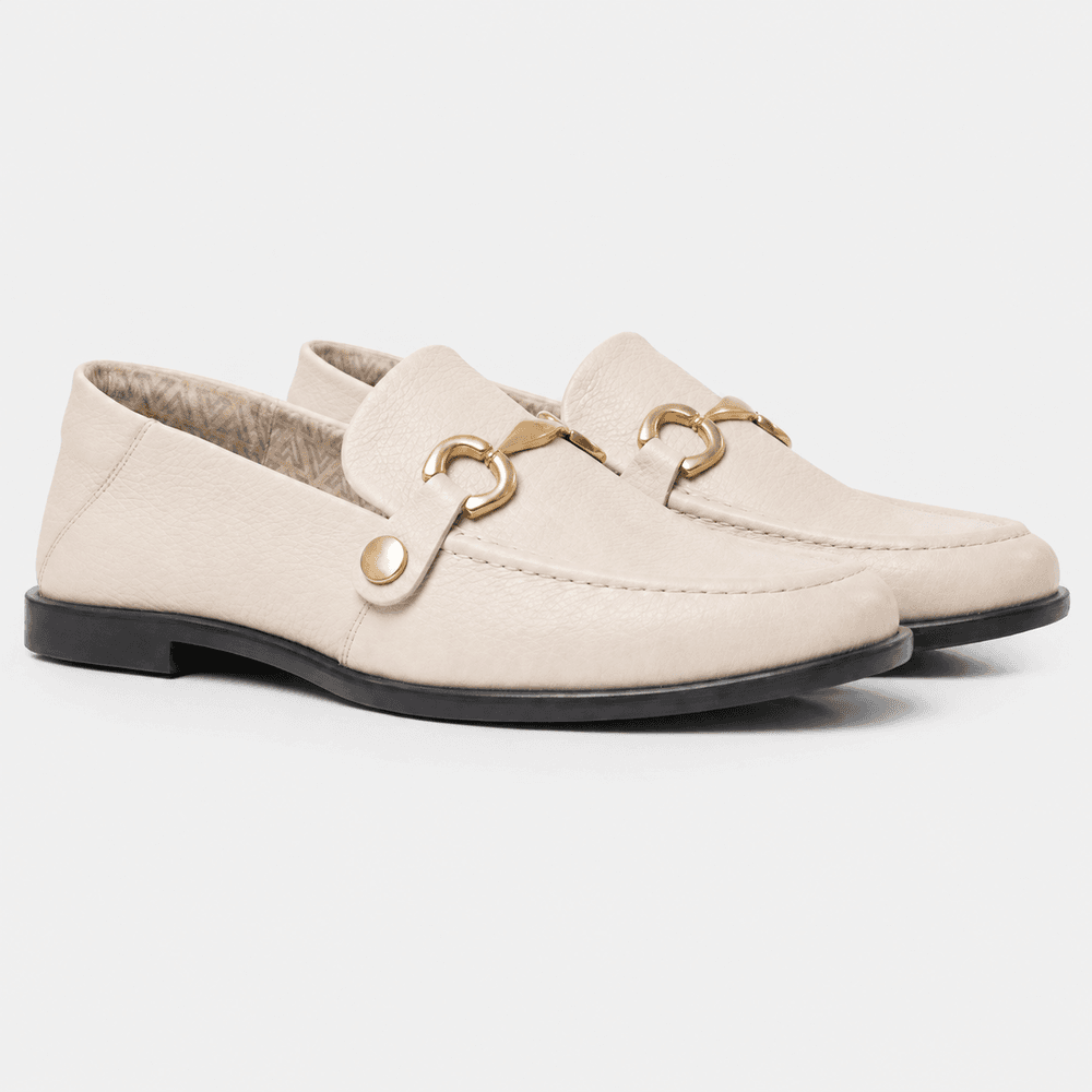 Mocassim Feminino Vittal Mara em Couro Legítimo OffWhite com 2 Fivelas Removíveis
