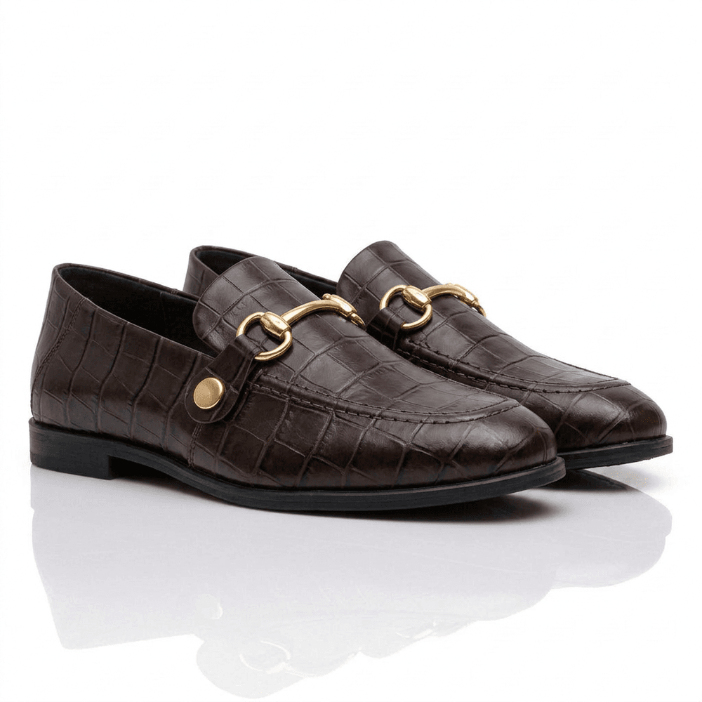 Mocassim Feminino Vittal Mara em Couro Legítimo Croco Café com 2 Fivelas Removíveis