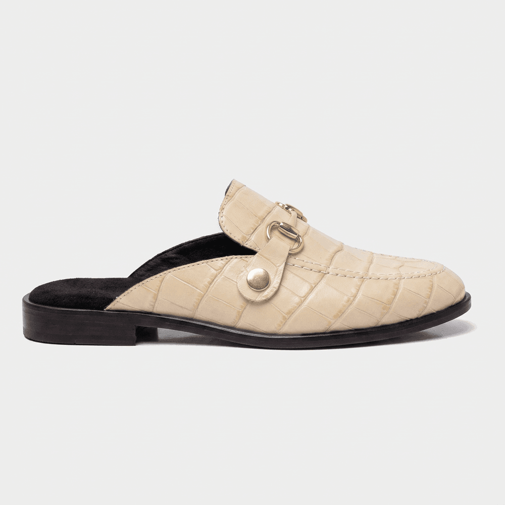 Mule Feminino Vittal Luana em Couro Legítimo OffWhite Croco com 2 Fivelas Removíveis