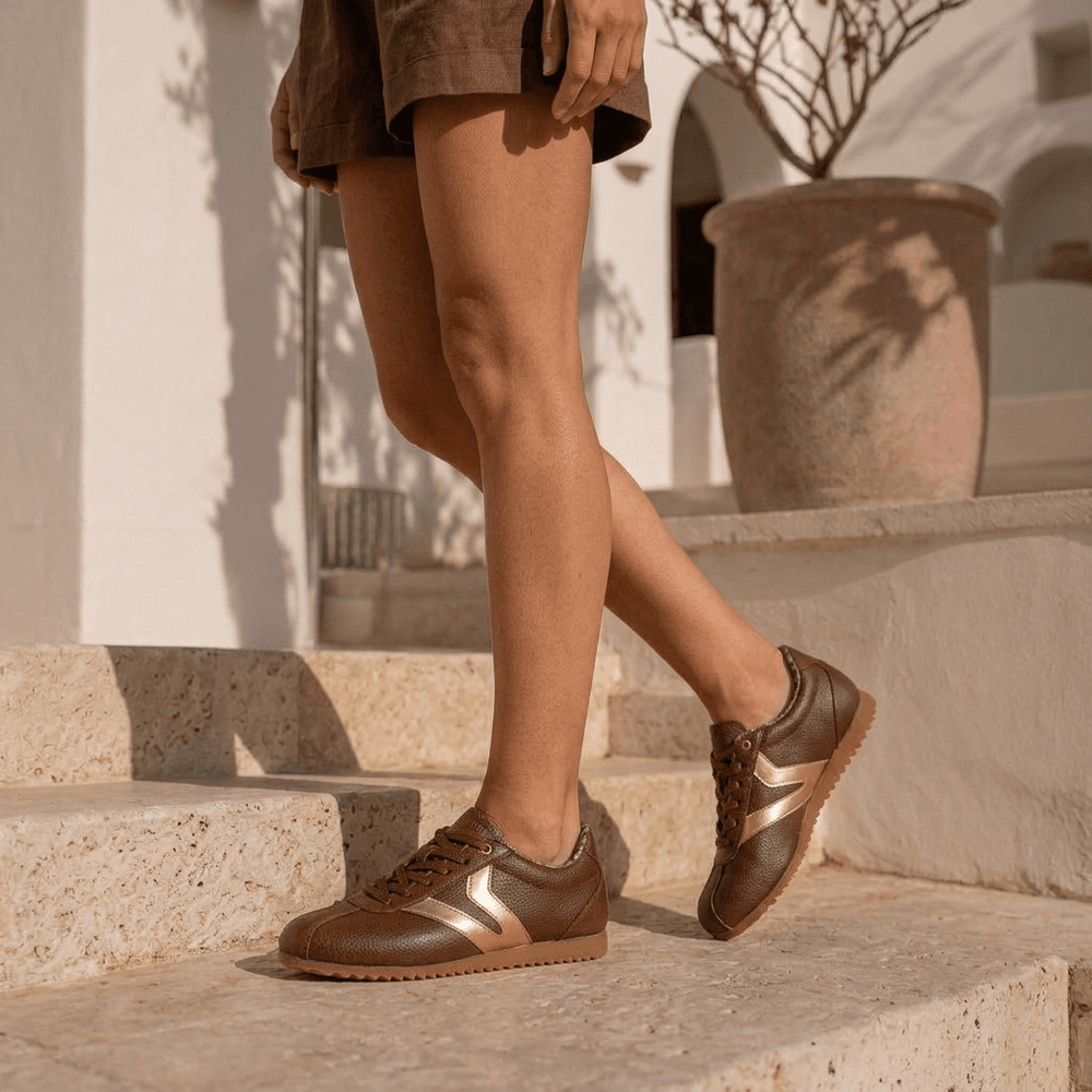 Tênis Feminino Couro Legítimo Naomi Caramelo com Rosê Casual Vittal Clássico Retrô
