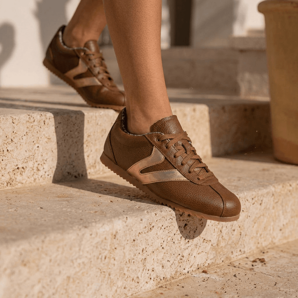 Tênis Feminino Couro Legítimo Naomi Caramelo com Rosê Casual Vittal Clássico Retrô