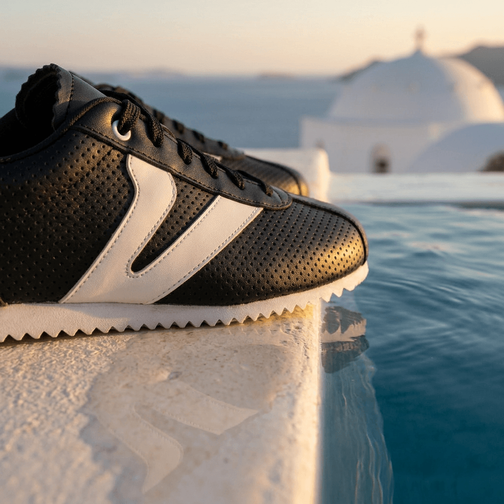 Tênis Feminino Couro Legítimo Naomi Preto com Branco Casual Vittal Clássico Retrô 