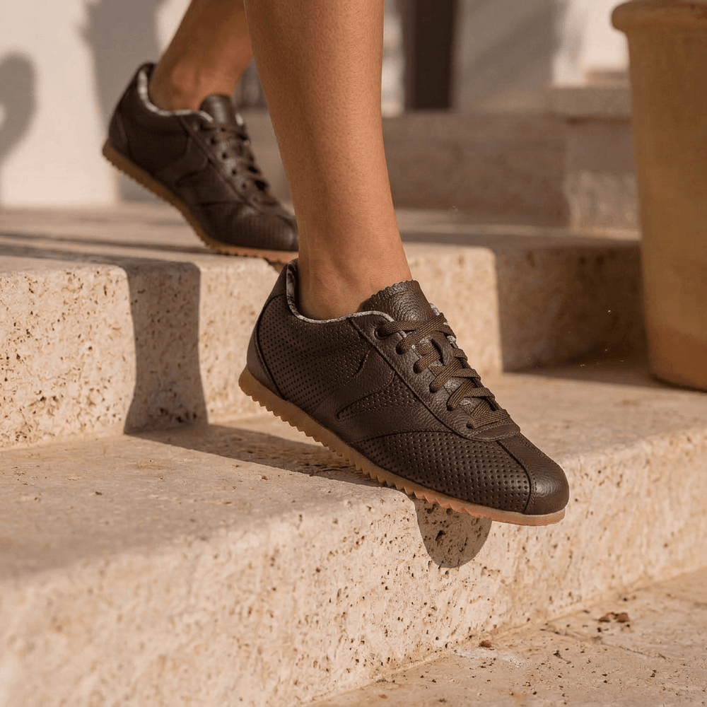 Tênis Feminino Couro Legítimo Naomi Café Casual Vittal Clássico Retrô