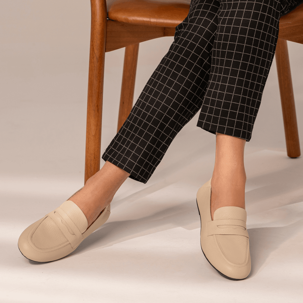 Mocassim Feminino Vittal Danielly em Couro Legítimo OffWhite Olho de Gato
