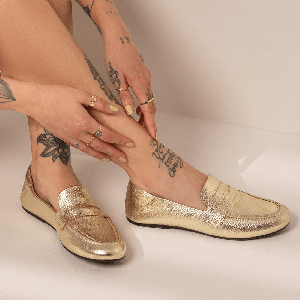 Mocassim Feminino Vittal Danielly em Couro Legítimo Ouro Olho de Gato
