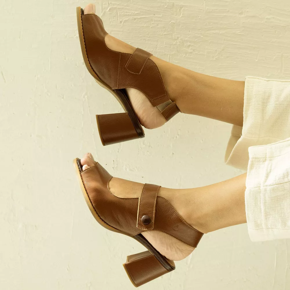Peep Toe RetrÔ - Chocolate e Madeira - DESEJO | Sapato Retro