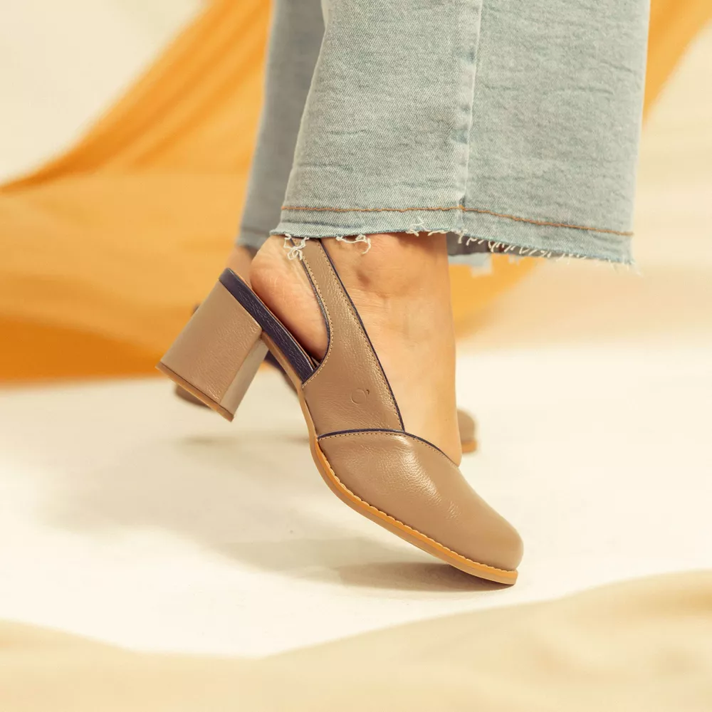 Sapato Boneca Fendi e Azul com Salto Conforto | Sapato Retrô