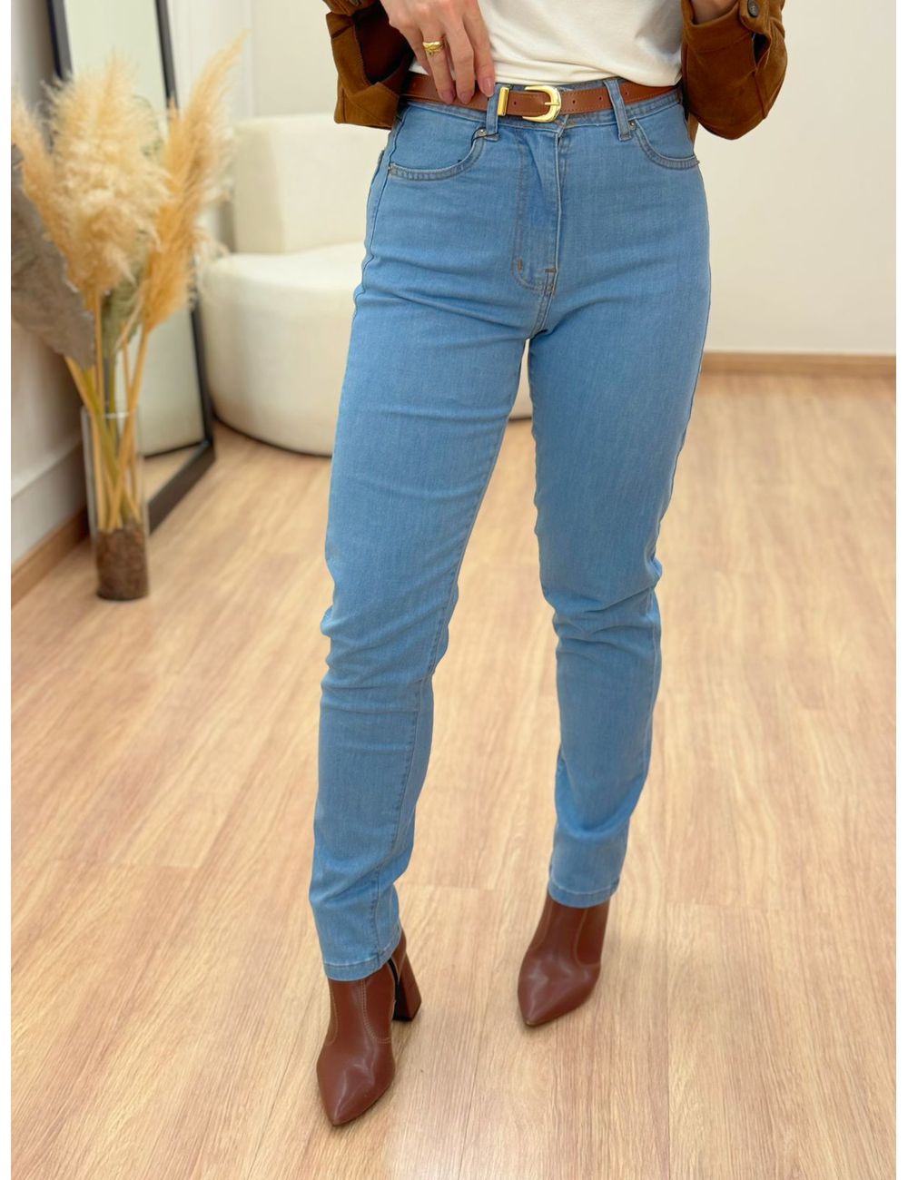 Calça Mom Jeans Com Cinto Jeans - Ana G Store