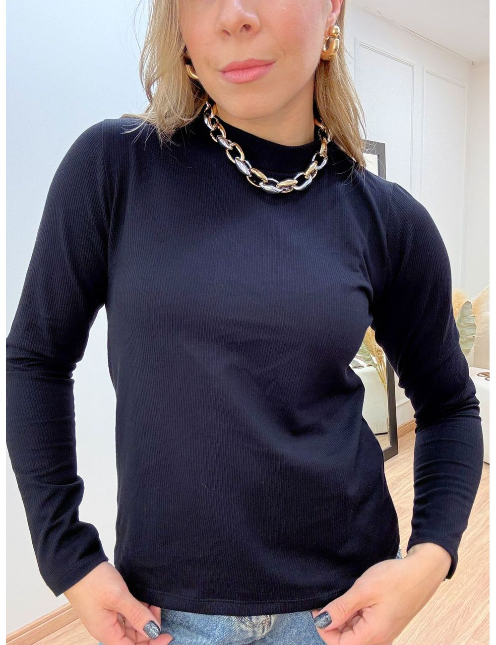 Blusa Gola Alta Preta - Ana G Store