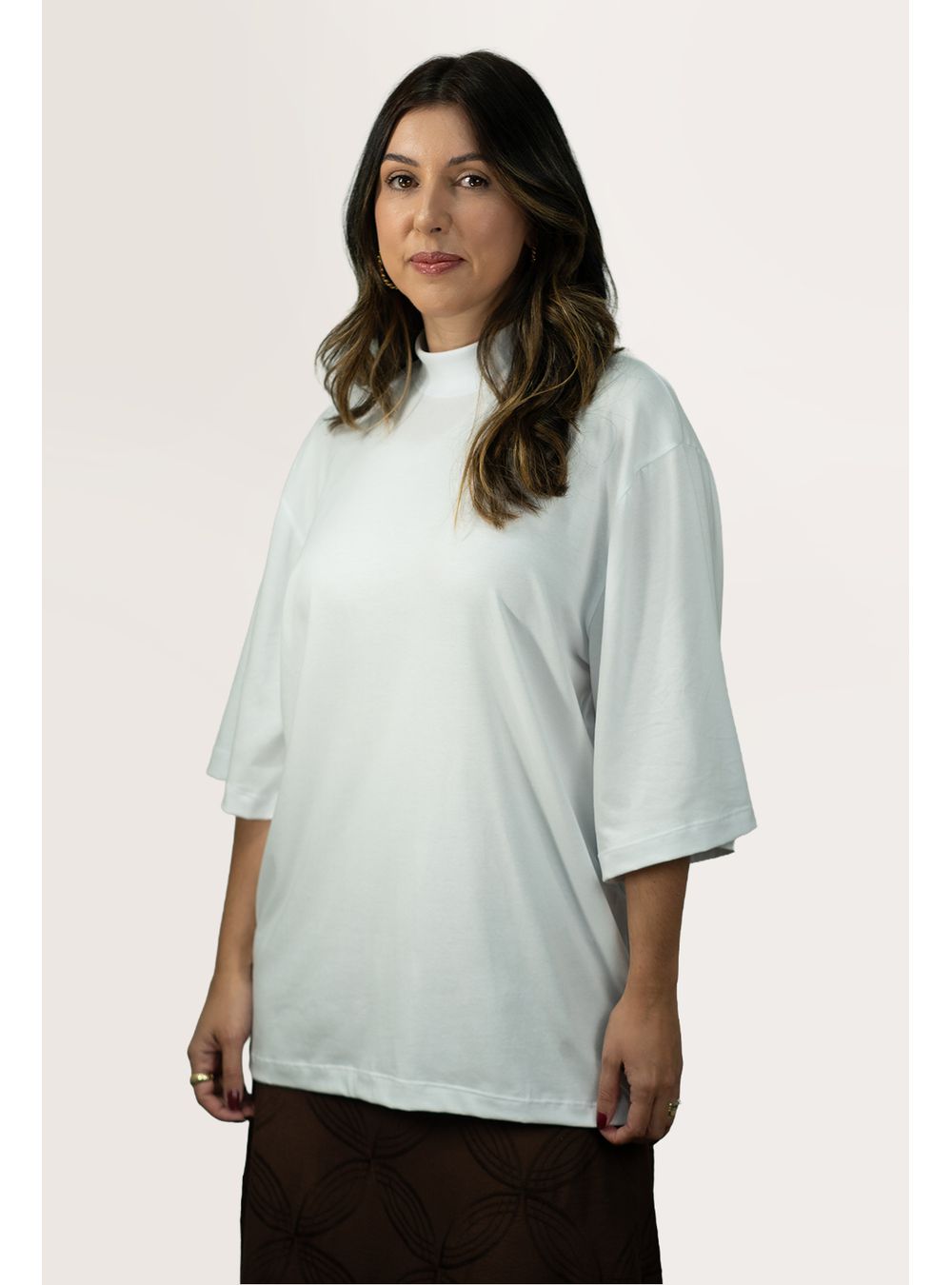 CAMISETA OVER CAMILA BRANCA GOLA ALTA - EFFE