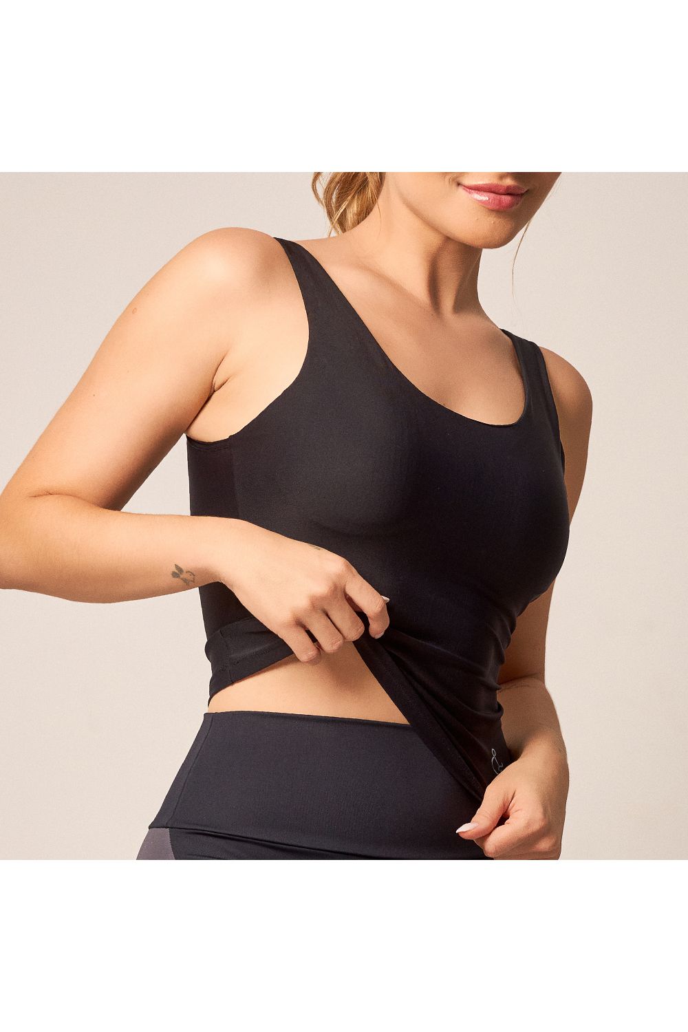 Regata Rhana – Linhas & Cores | Coleção Urban 2025