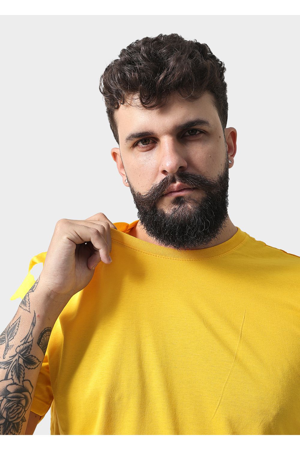 Camiseta Masculina Básica Lisa Amarela