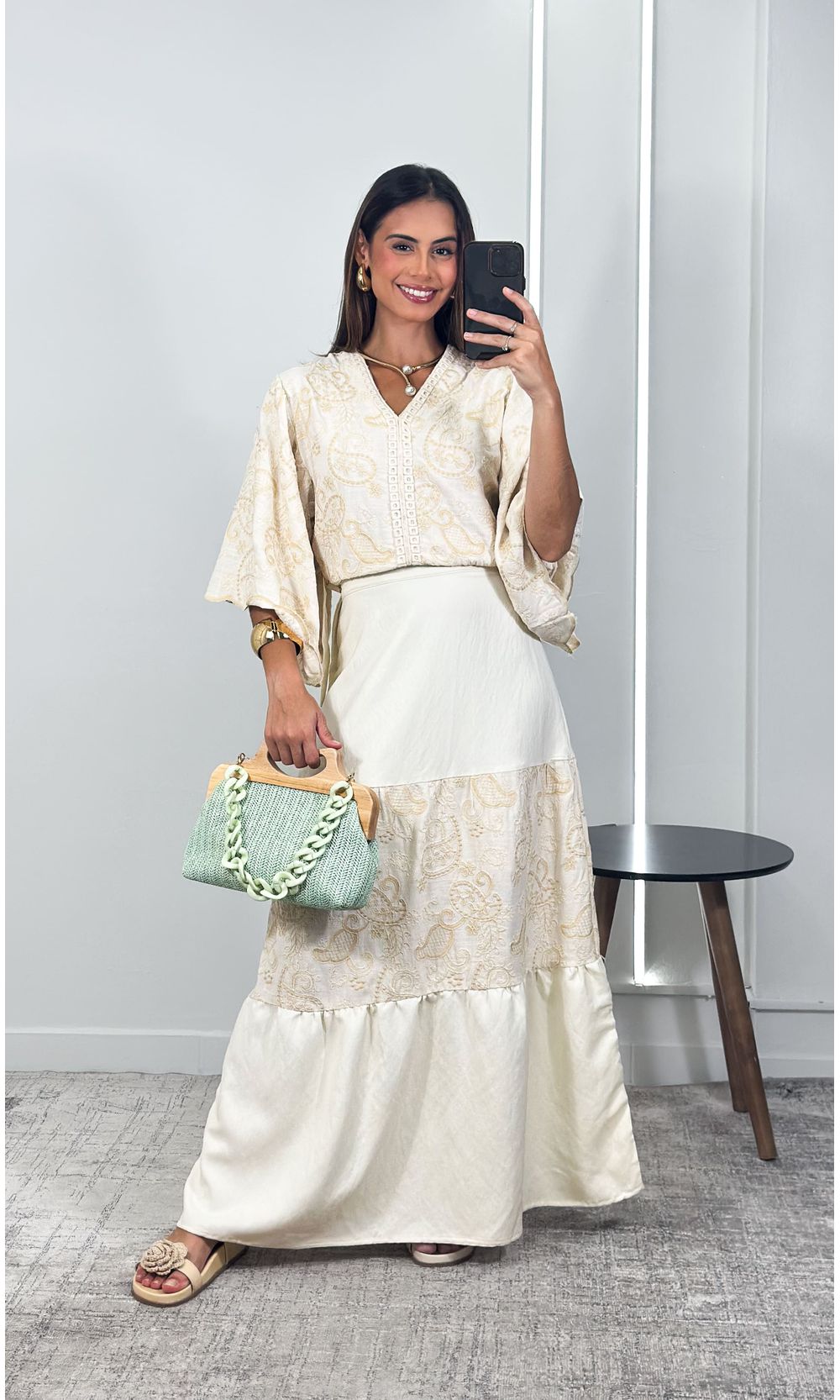Saia Godê Longa Bordada com Cós Largo - Bege Claro... - Jack Modas, Moda Feminina e Acessórios 