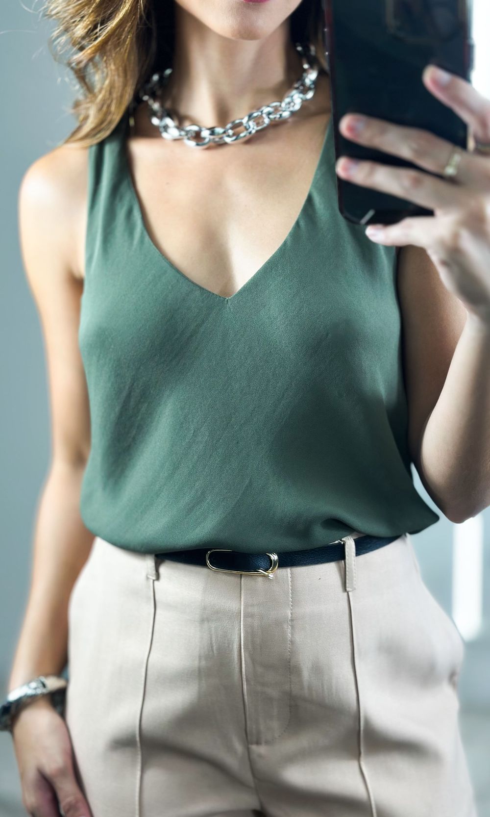 Regata Crepe com Decote V Edna - Verde Escuro - Jack Modas, Moda Feminina e Acessórios 