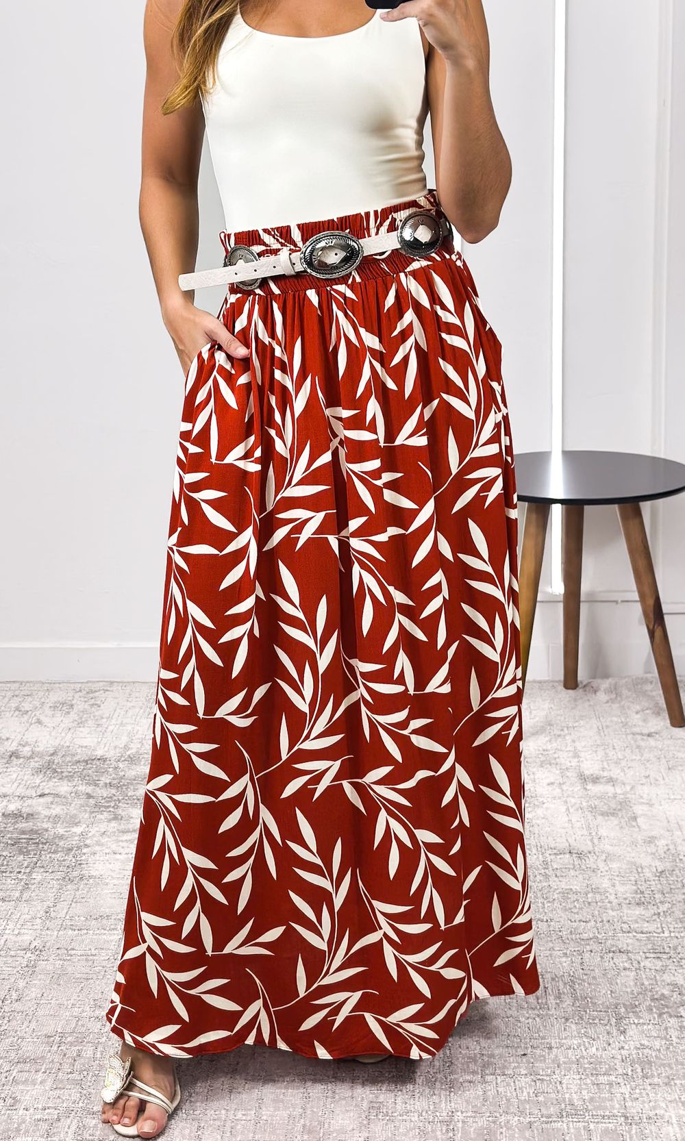 Saia Midi Godê Estampa Folhagem - Terra Cota/Off - Jack Modas, Moda Feminina e Acessórios 