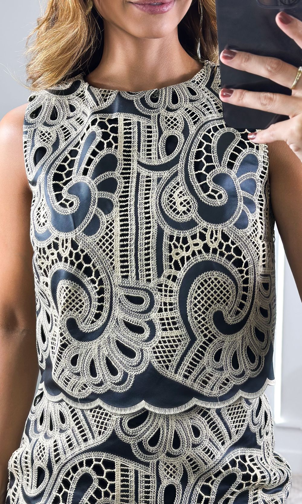Blusa Cavada Courino com Bordado - Preto - Jack Modas, Moda Feminina e Acessórios 