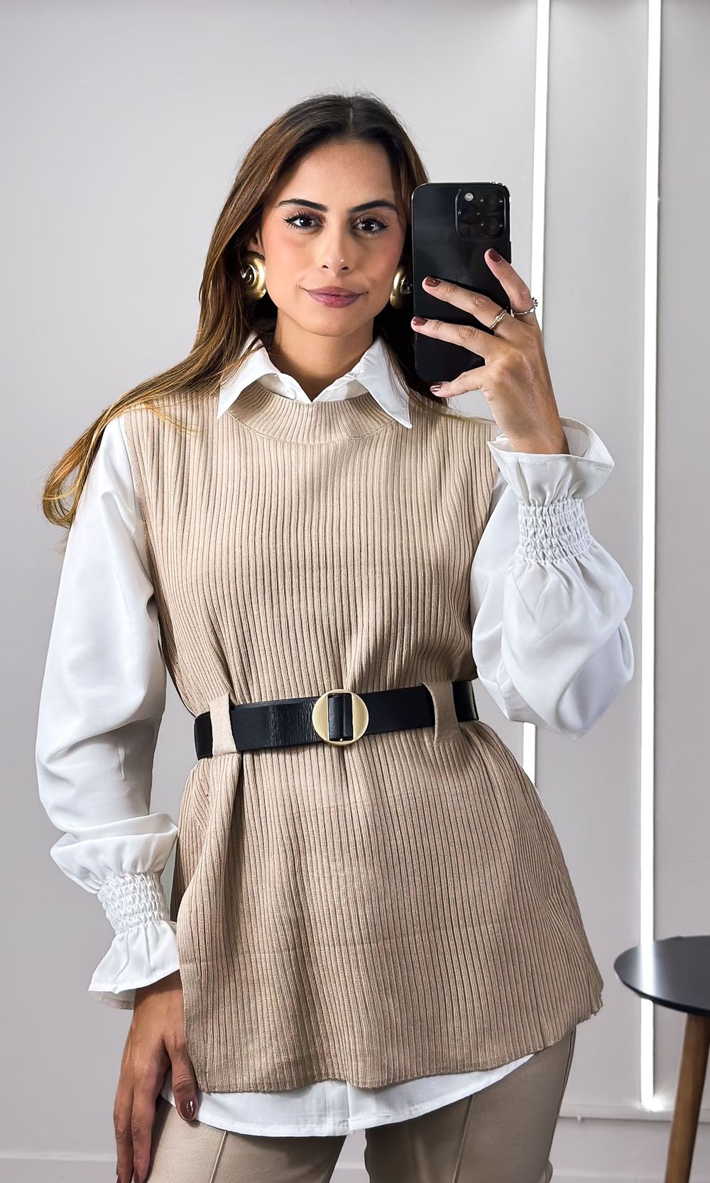 Camisa com Colete Tricô e Cinto - Bege Claro - Jack Modas, Moda Feminina e Acessórios 