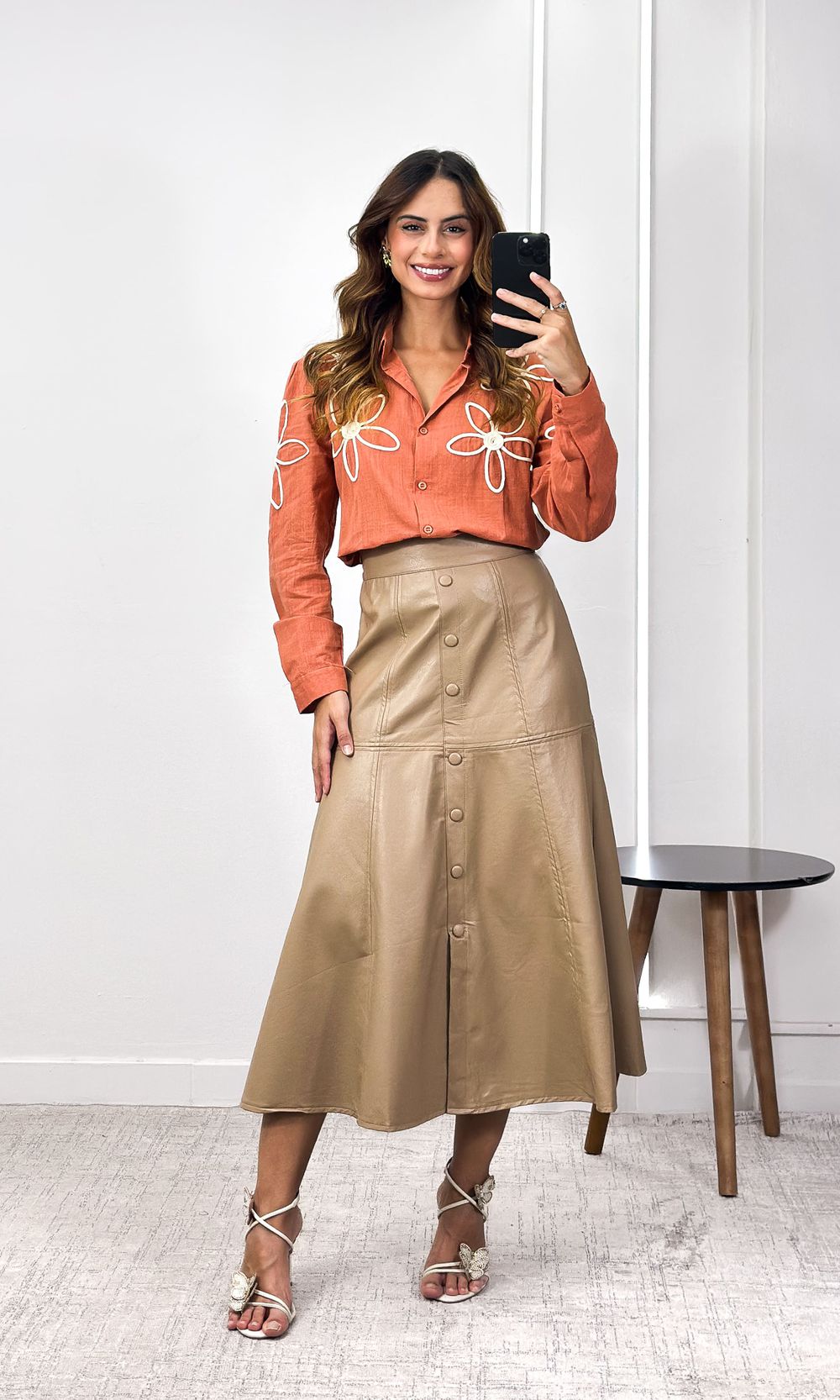 Saia Midi Courino com Botões - Bege - Jack Modas, Moda Feminina e Acessórios 