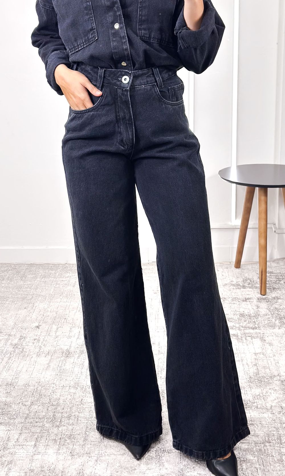 Calça Jeans Boca de Sino - Preto