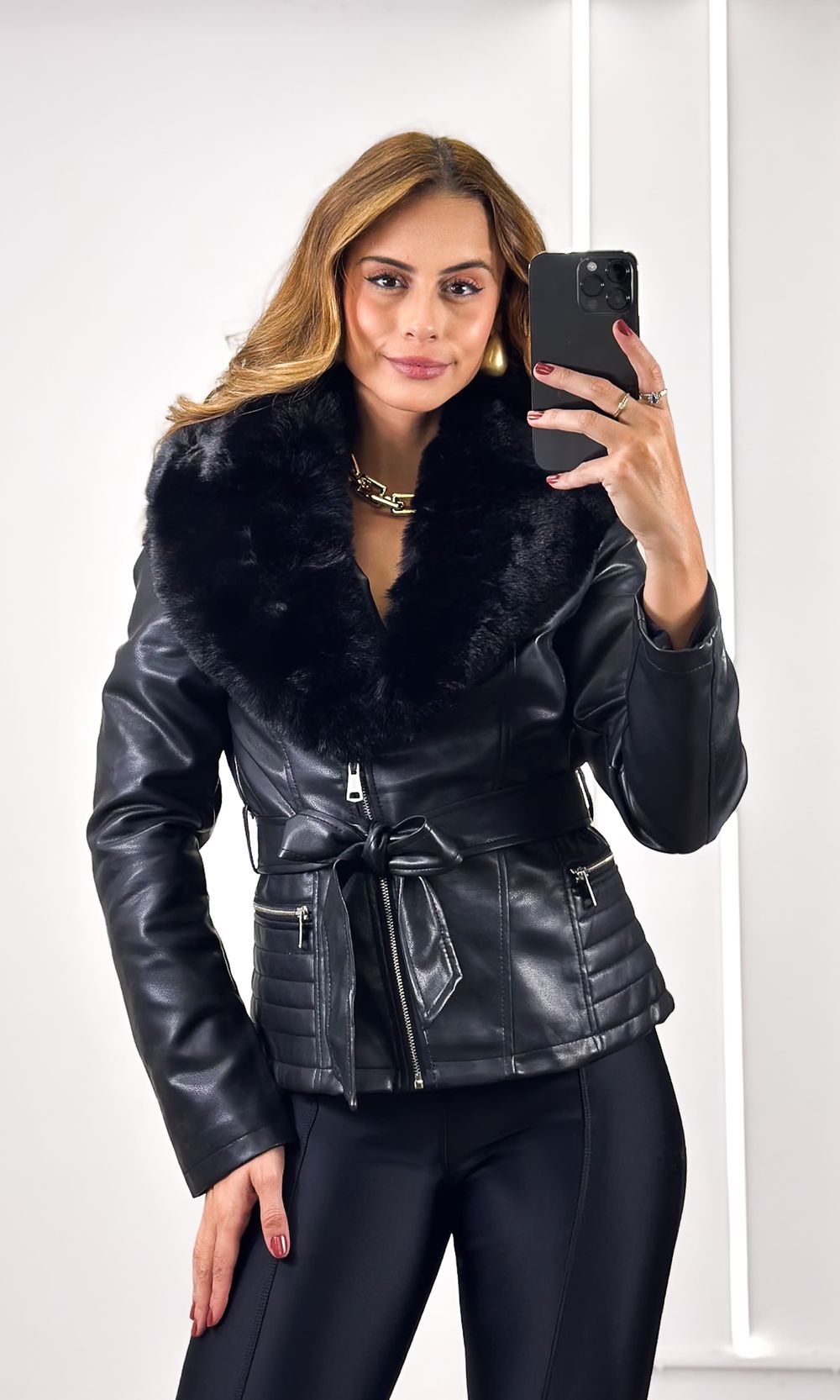 Jaqueta Courino Gola Pelos - Preto