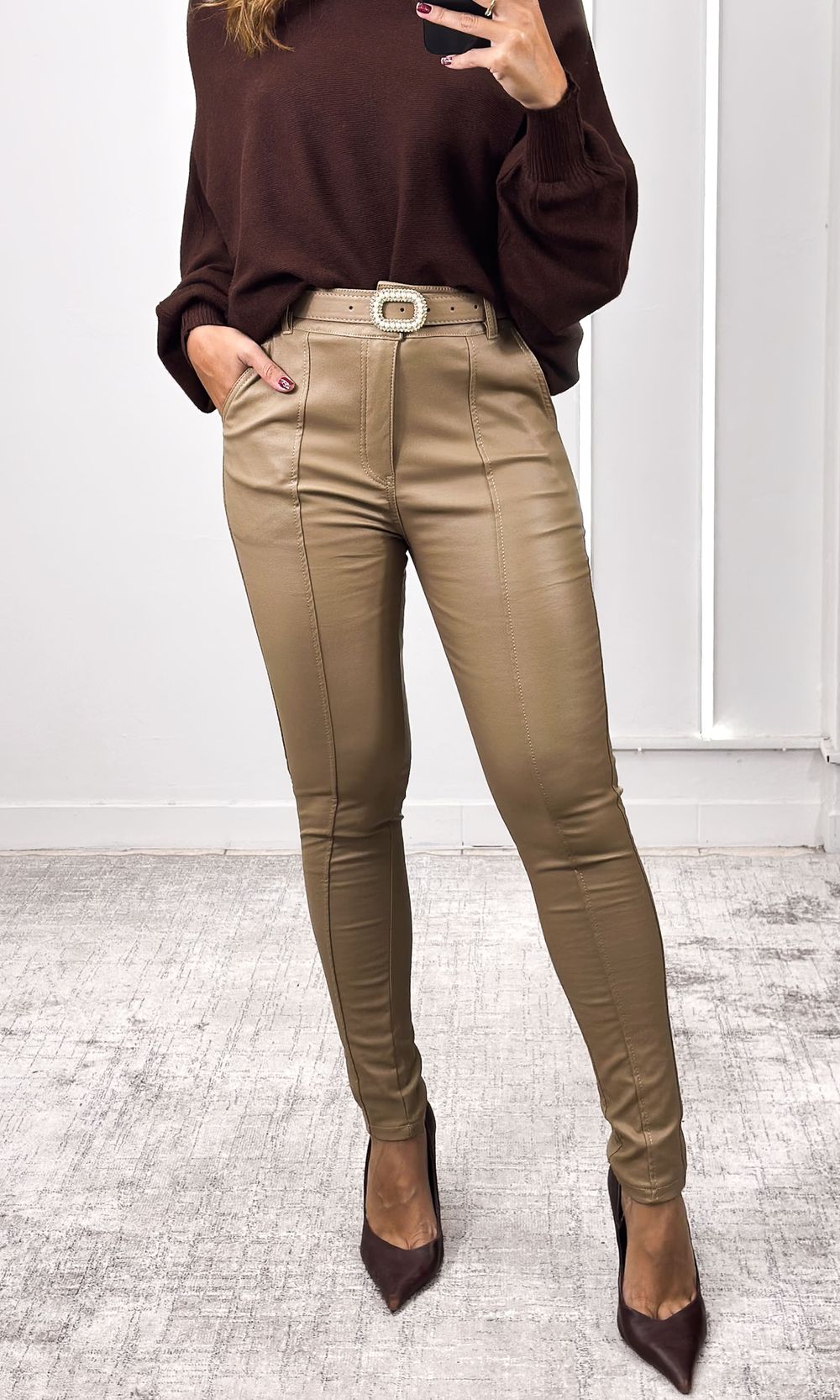 Calça Skinny Resinada Cinto Strass - Caqui - Jack Modas, Moda Feminina e Acessórios 