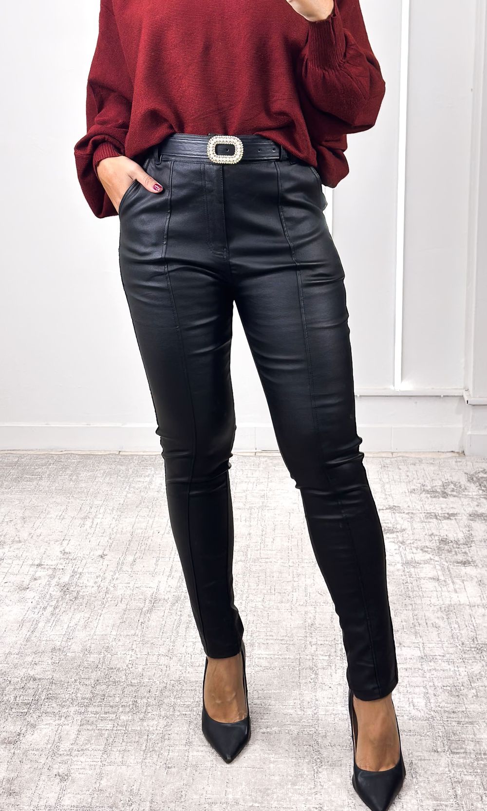 Calça Skinny Resinada Cinto Strass - Preto - Jack Modas, Moda Feminina e Acessórios 