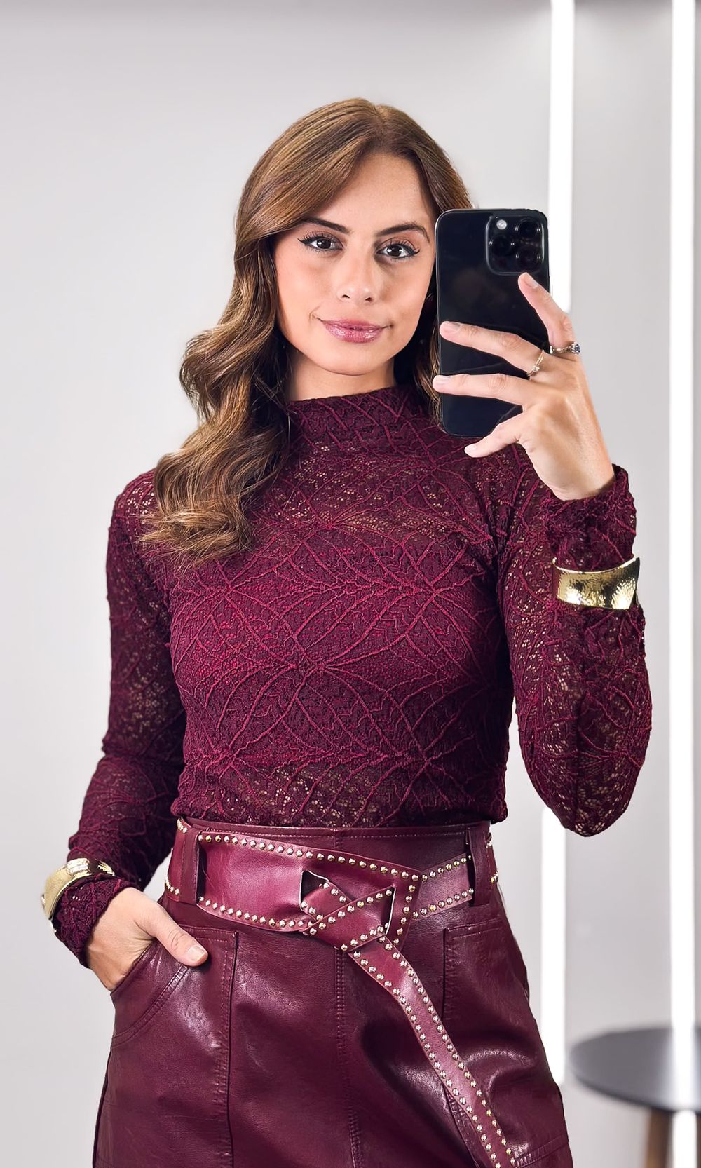 Blusa Rendada Gola Alta - Bordô - Jack Modas, Moda Feminina e Acessórios 