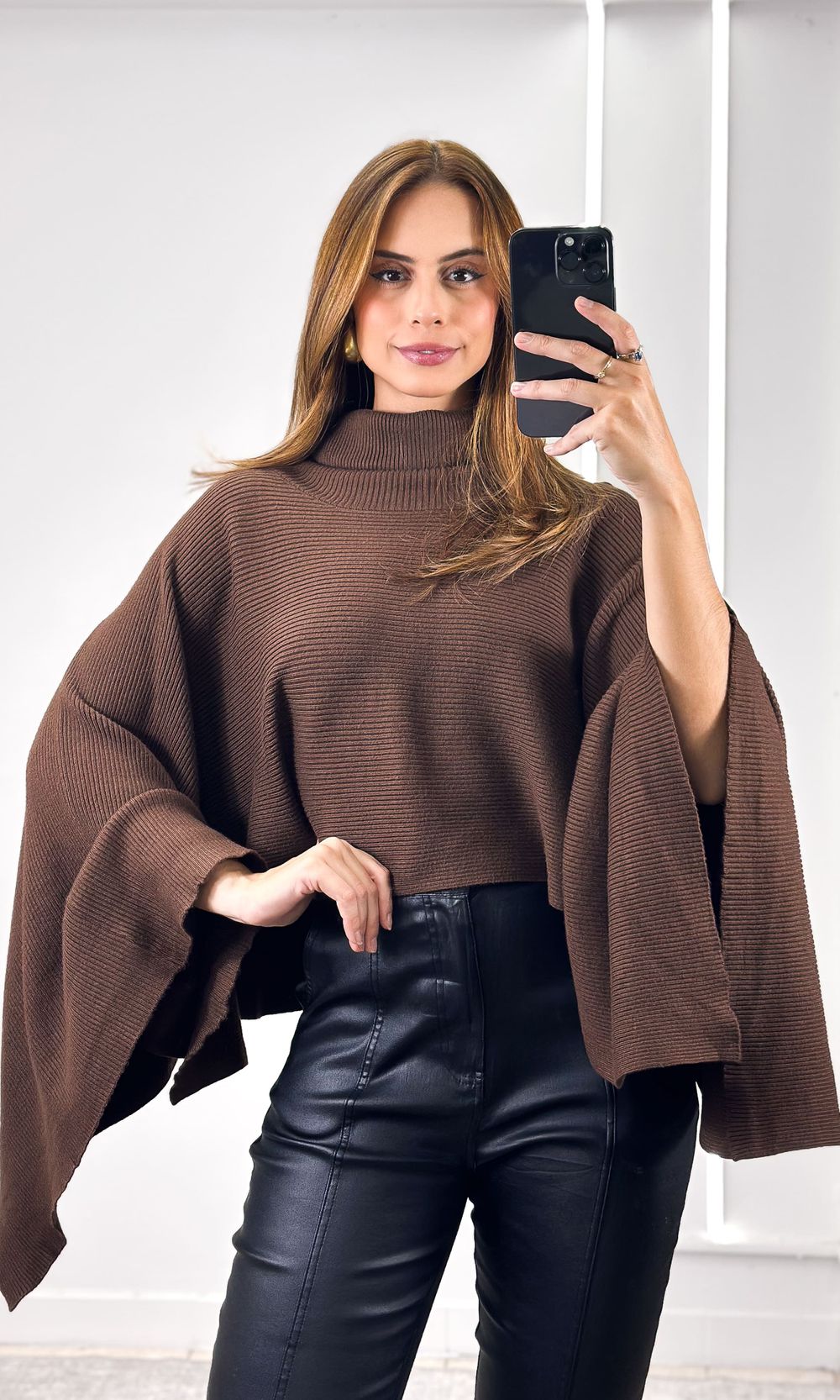 Blusa Ampla Tricô Eloá Golão - Marrom - Jack Modas, Moda Feminina e Acessórios 