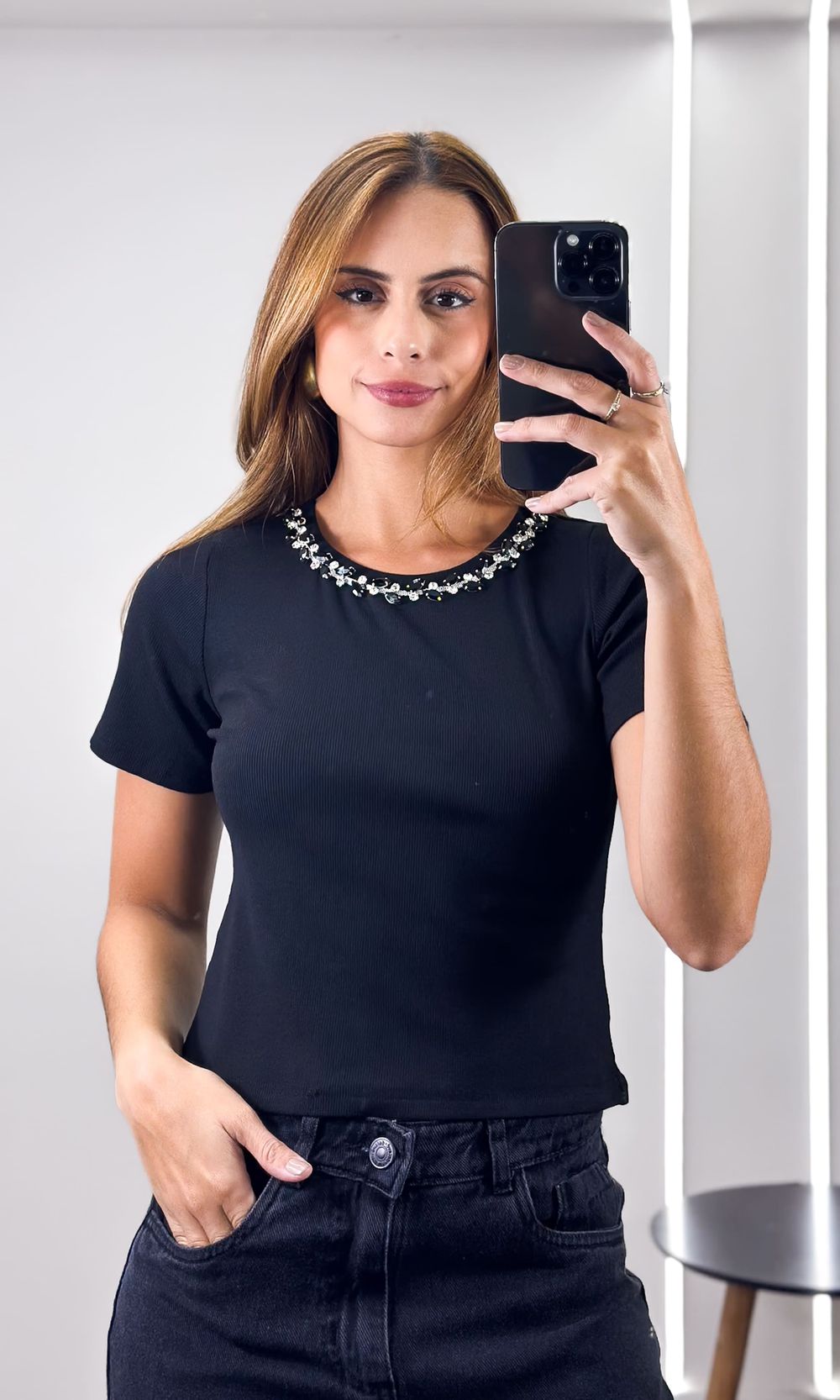 Blusa Malha Pedras na Gola - Preto - Jack Modas, Moda Feminina e Acessórios 