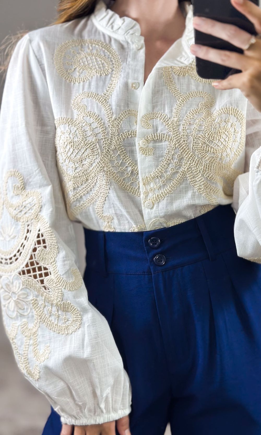 Camisa Gola com Bordado Crochê - Off - Jack Modas, Moda Feminina e Acessórios 