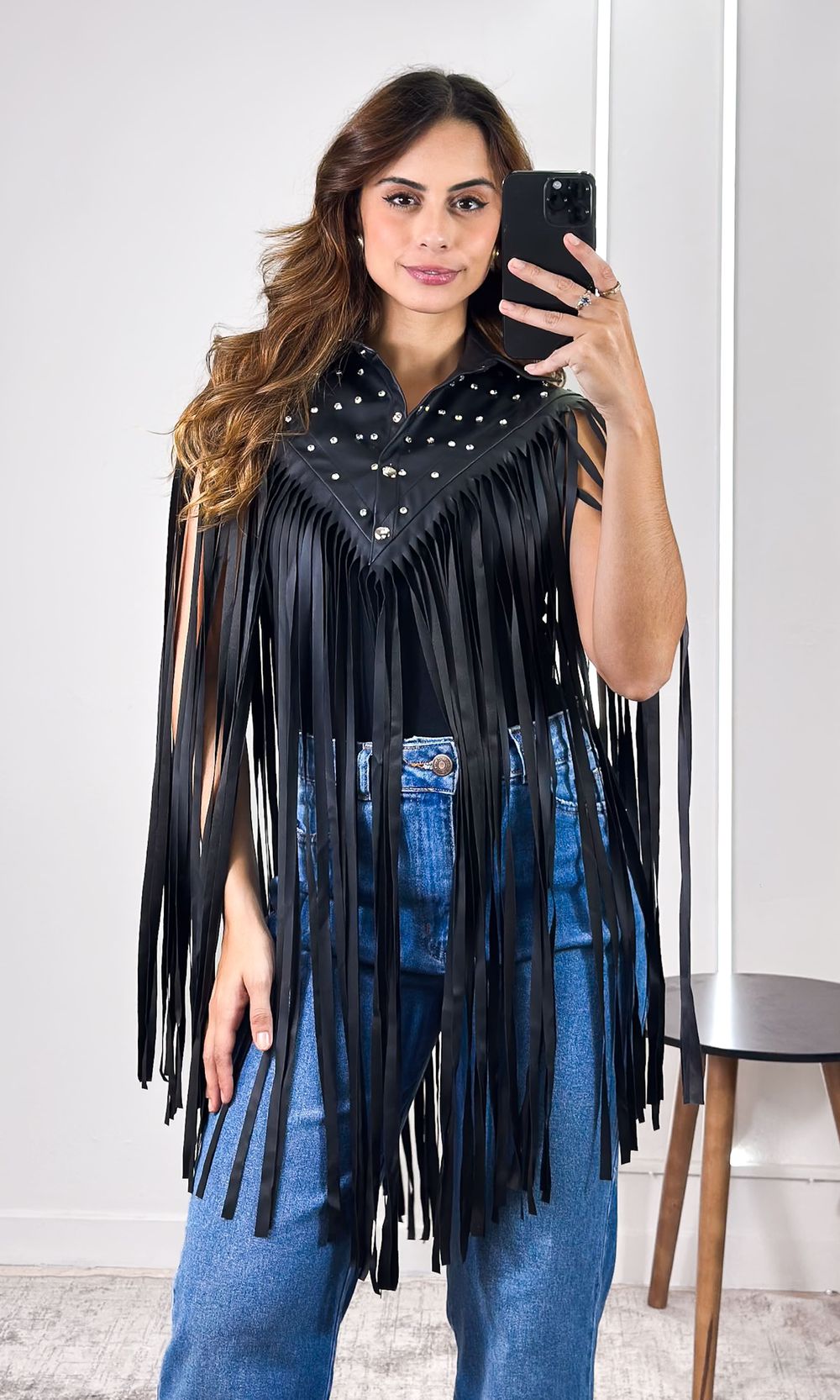 Capa Courino com Franjas e Strass - Preto - Jack Modas, Moda Feminina e Acessórios 