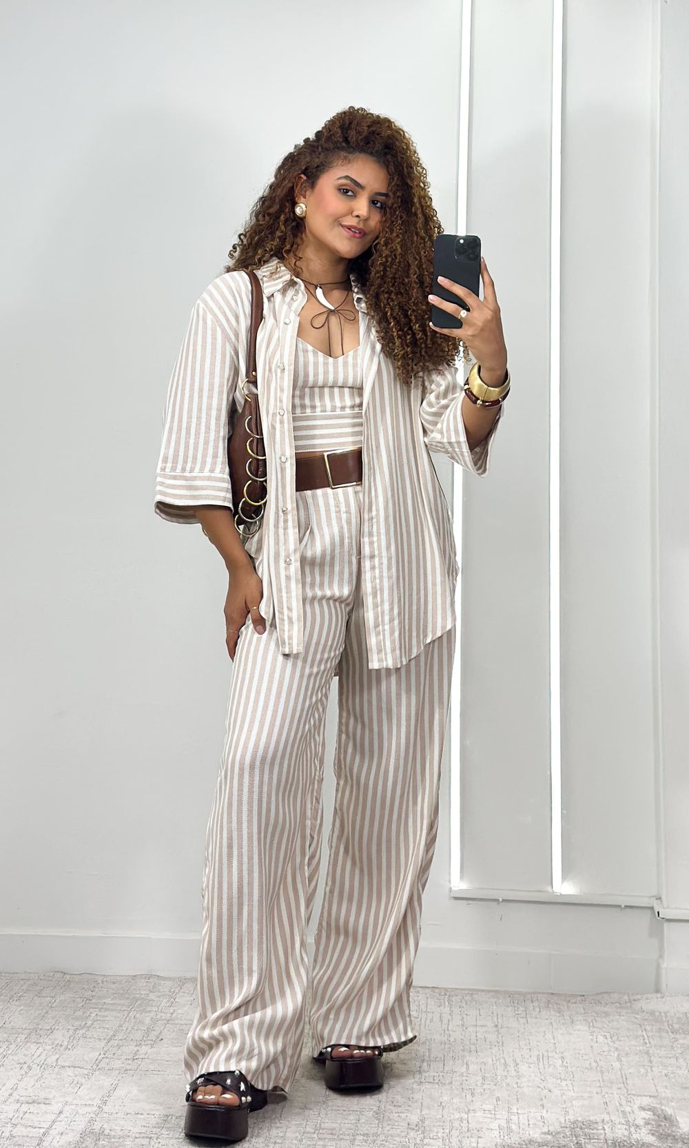 Conjunto Listrado Camisa, Cropped, Calça - Bege/Cr... - Jack Modas, Moda Feminina e Acessórios 