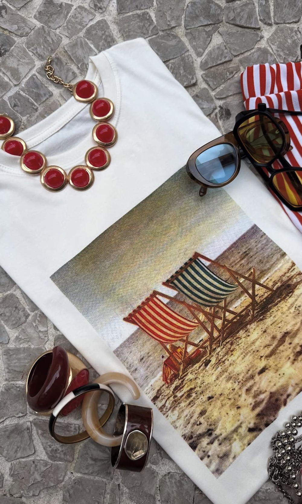 Camiseta Cadeiras de Praia - Branco