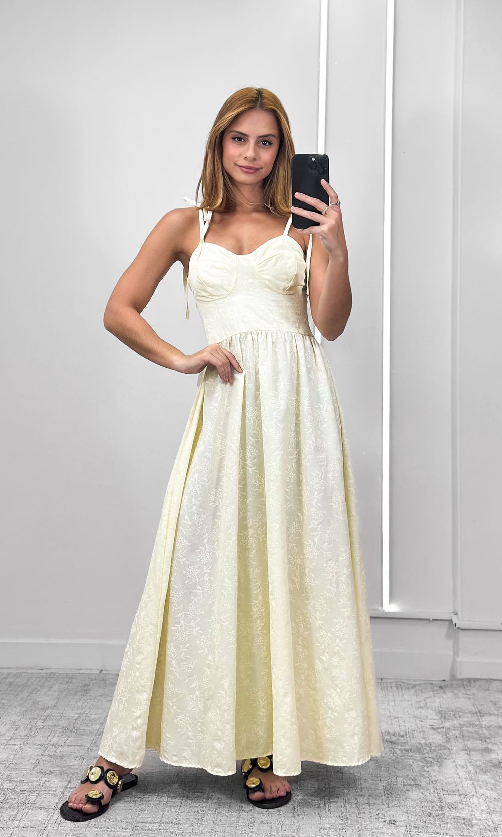 Vestido Godê Bordado Ramos - Amarelo Claro - Jack Modas, Moda Feminina e Acessórios 