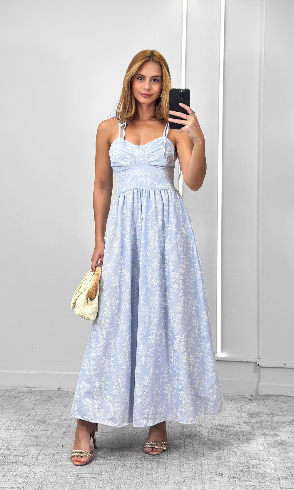 Vestido Godê Bordado Ramos - Azul Claro - Jack Modas, Moda Feminina e Acessórios 
