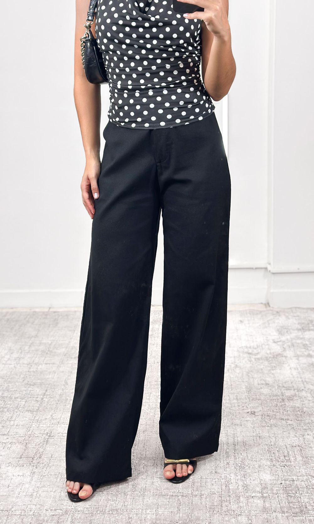 Calça Reta Botão Madeirado - Preto