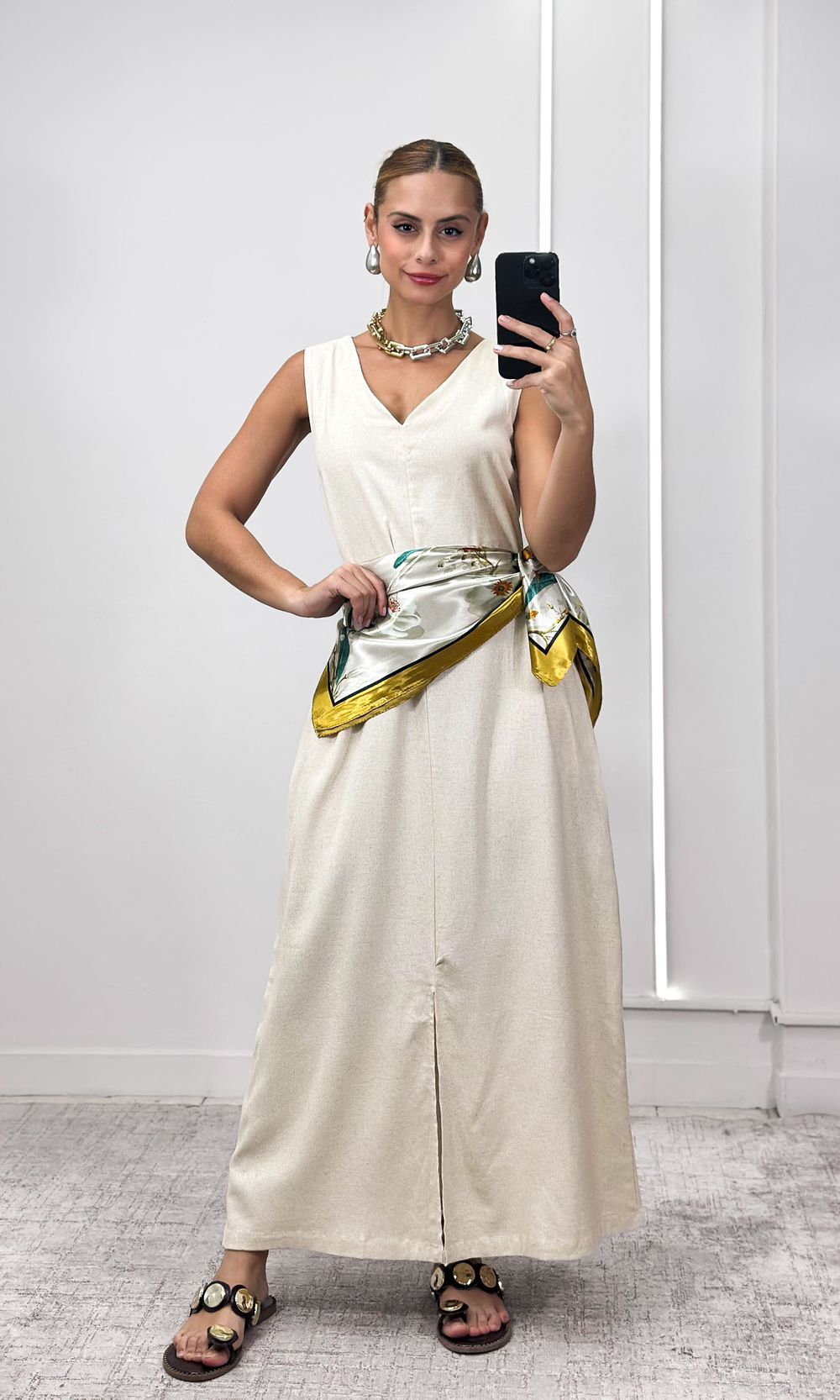 Vestido Reto Decote V Hilary - Cru